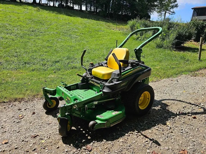 John Deere ZTrak 915E